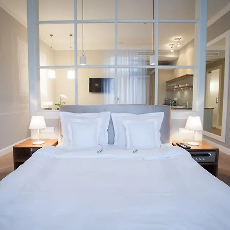 Bracka 6 Lägenhetshotell 4*