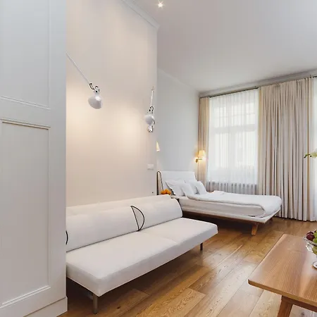 布兰斯卡6号公寓式酒店