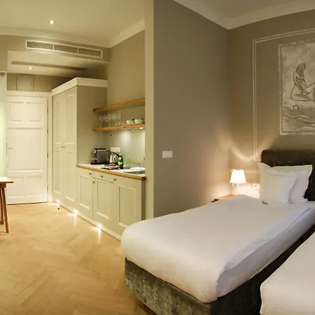 布兰斯卡6号公寓式酒店