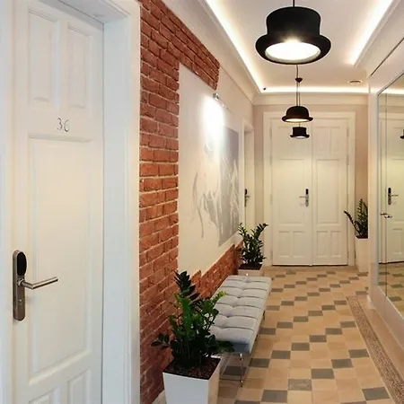 布兰斯卡6号公寓式酒店