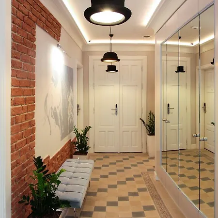 Hotel apartamentowy Bracka 6 4*