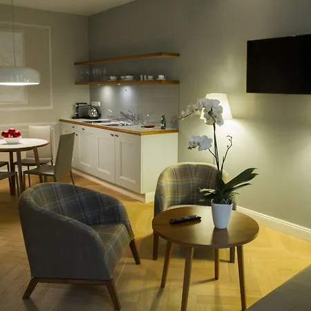 Bracka 6 Hotel apartamentowy 4*