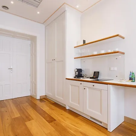 Bracka 6 Hotel apartamentowy