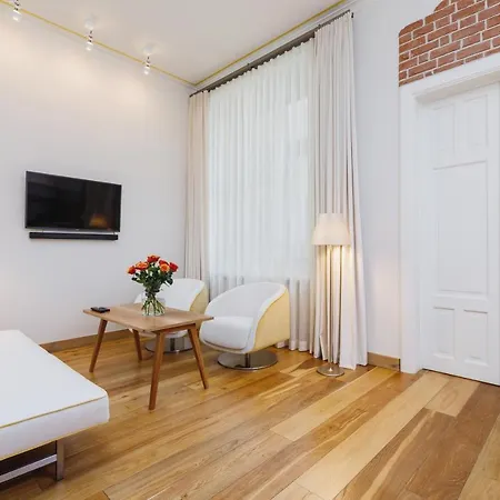 Apart Otel Bracka 6 4*