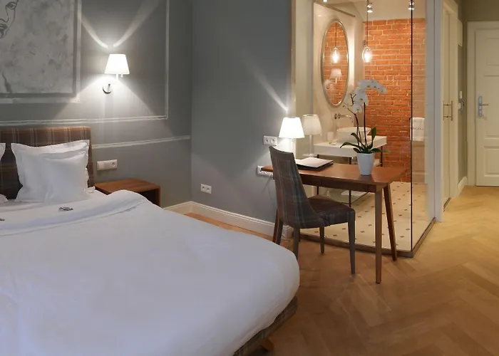 Bracka 6 Lägenhetshotell 4*