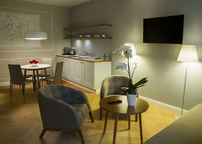 Bracka 6 Apartmanhotel 4*